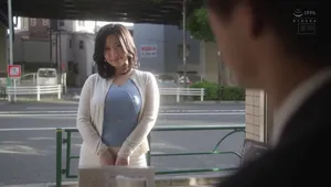 Gã chồng yếu không làm lên đỉnh, vợ lên mạng tìm trai trẻ làm tình khỏe