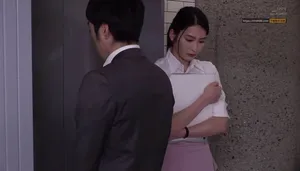 Em thư ký tủi thân bị tiền bối bắt vào nhà nghỉ phục vụ đối tác