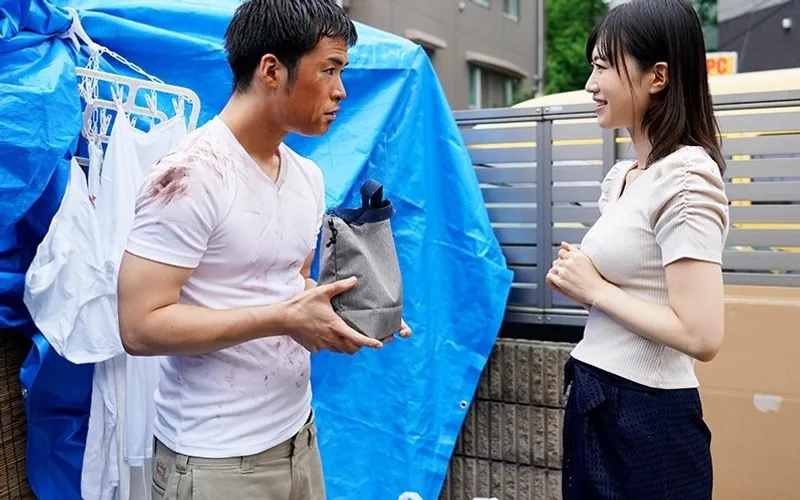 Vợ yêu trẻ tốt bụng và anh cchuối vô gia cư may mắn