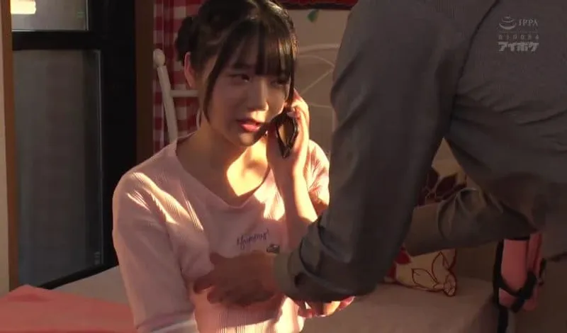 Bố dượng phát hiện hoa nhỏ riêng của cô vợ là diễn viên jav