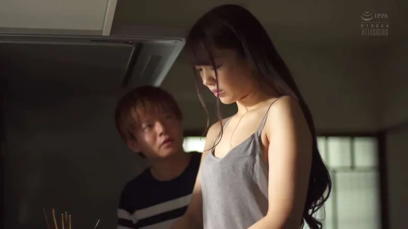 Anh rể phang cô em cô vợ đang buồn bã vì thất tình