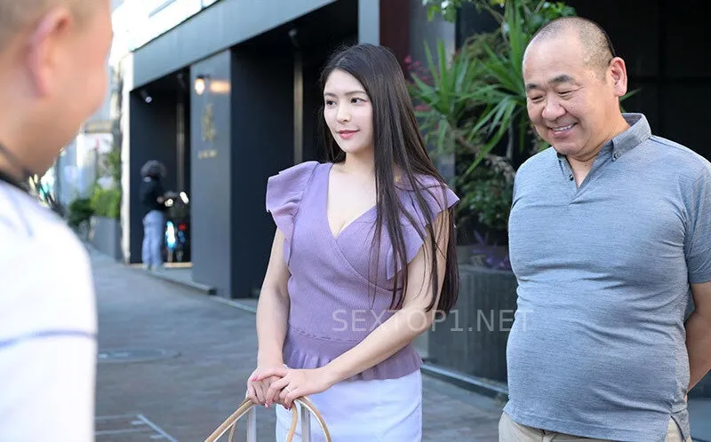 Thấy cô vợ của nhân viên đẹp quá, quản lý lại có sở thích đụ bà xã người khác nên đã…