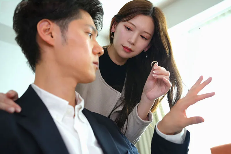 Bà xã đi đi chơi, ông xã ở nhà bị nhỏ em vợ yêu gạ đụ không trượt phát nào